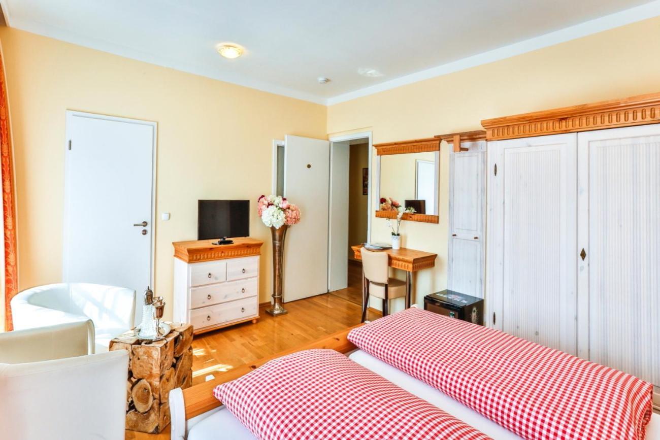 Zum Goldenen Loewen Hotel